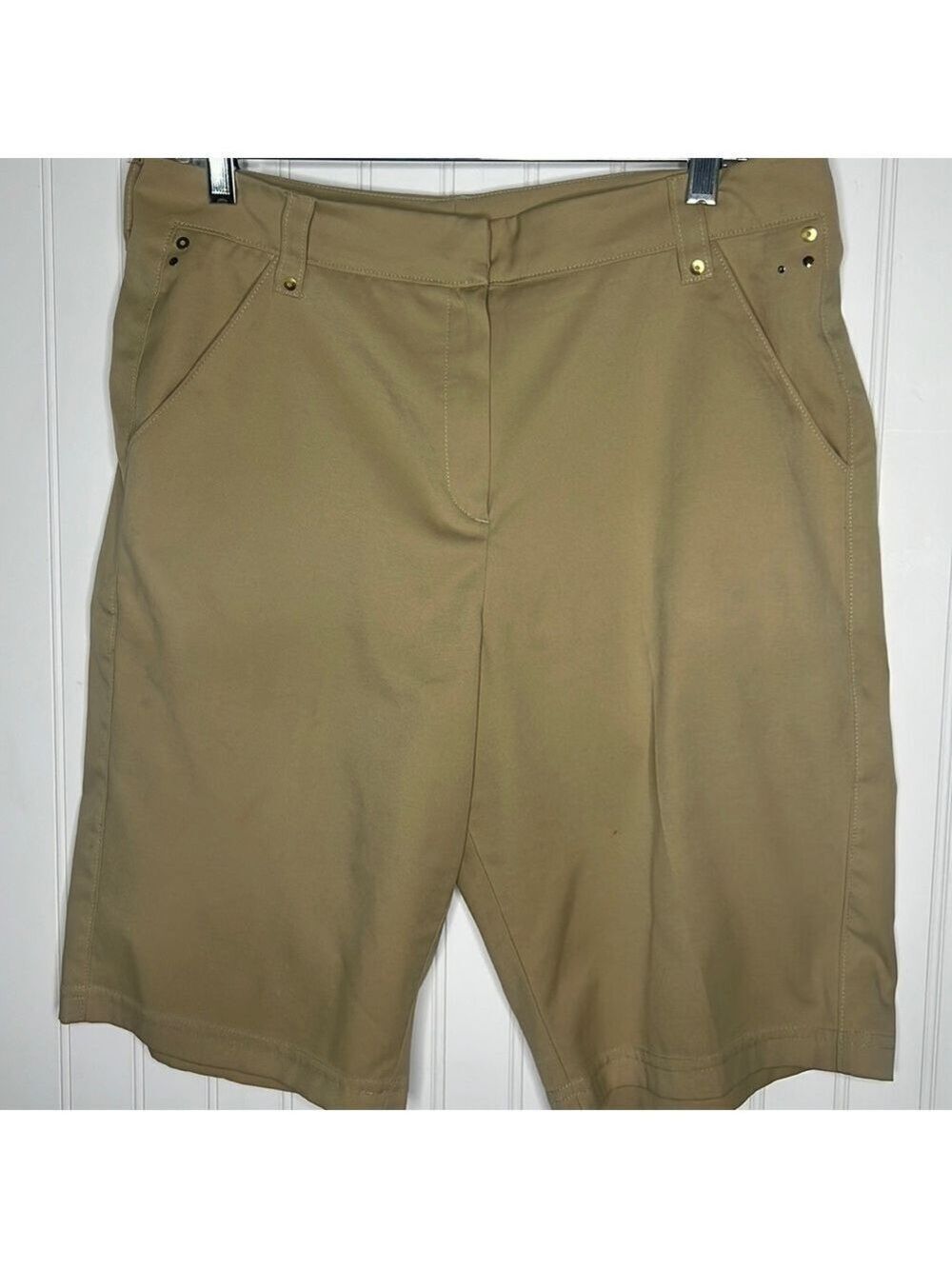 Tail Tech Bermuda Shorts Size 10